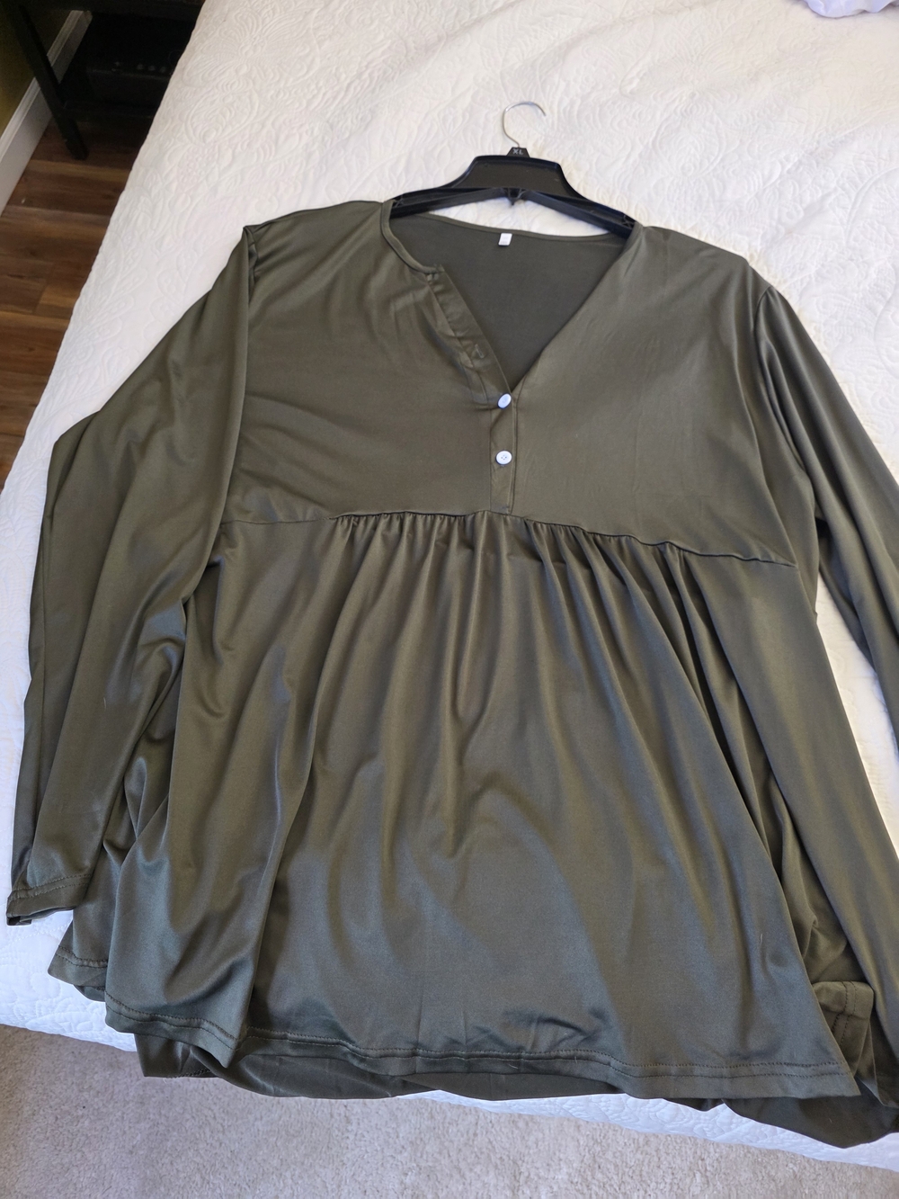Relaxed V-Neck Babydoll Tunic in Olive Green
